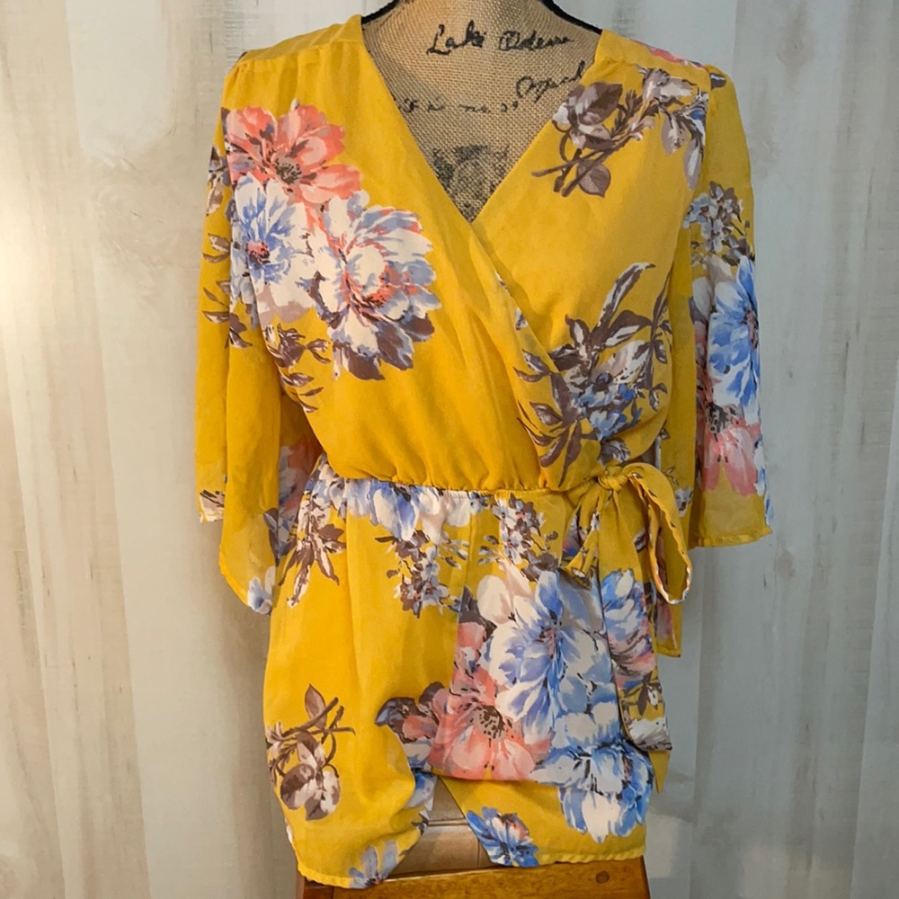 Floral Romper.  Size 5.       S16